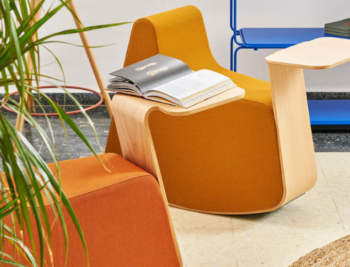 Pouf Platero esPattio dans un espace lounge professionnel