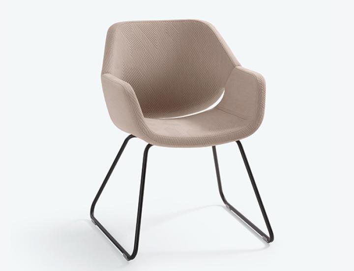 Chaise de réunion Gap Artifort tapissée, design Khodi Feiz, finition piètement chrome
