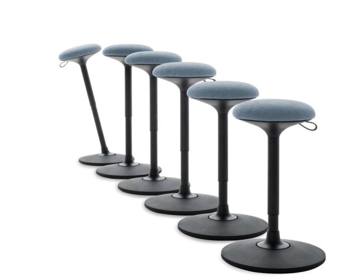 Tabouret ergonomique SET Bralco Ø40 cm, réglable 61–86 cm, vue sur fond blanc