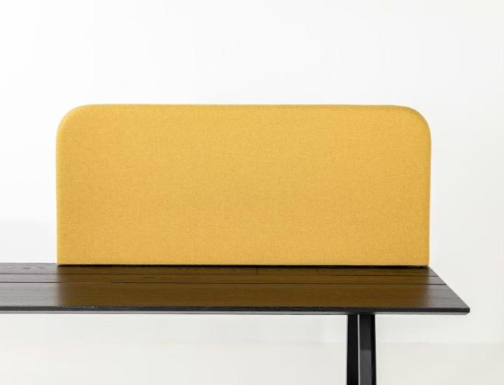 Cloison acoustique de bureau BuzziShield Desk rembourrée – vue produit sur fond blanc