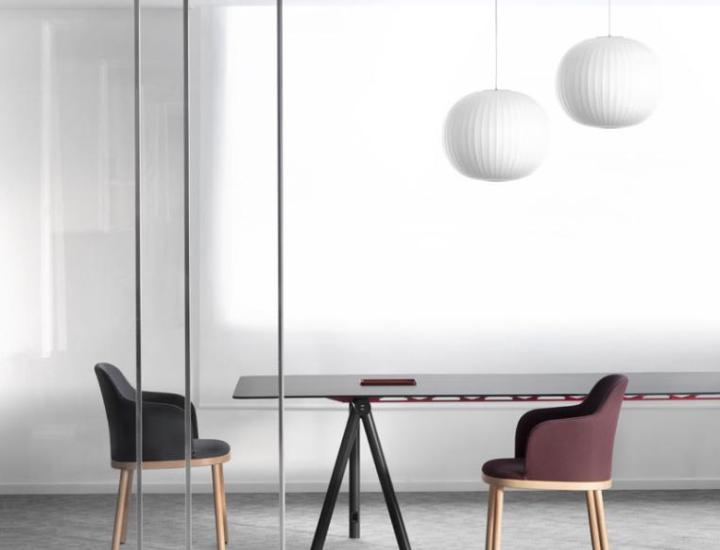 Table Harvey ET AL. dans un espace de coworking professionnel