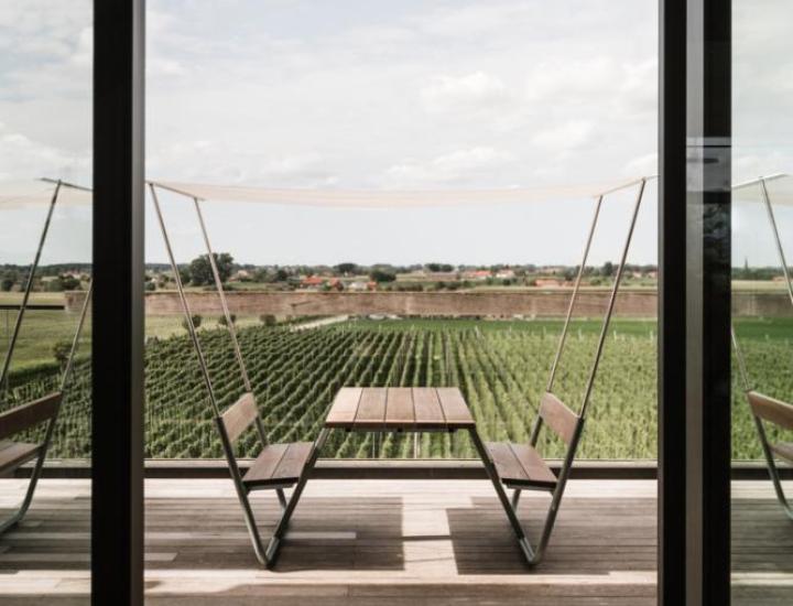 Table Manille Extremis en extérieur – mobilier inclusif pour collectivité