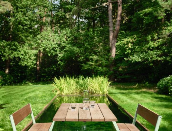 Table Manille Extremis sur fond blanc – table de pique-nique accessible design