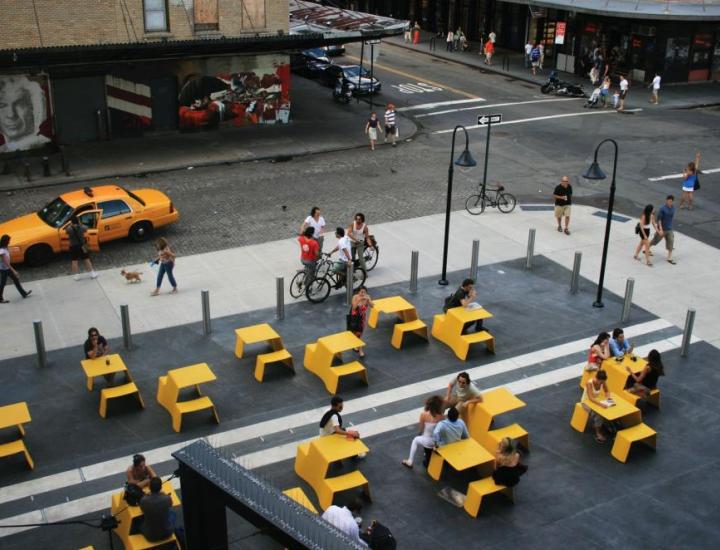 Table Picnik Extremis colorée – table design pour terrasse professionnelle