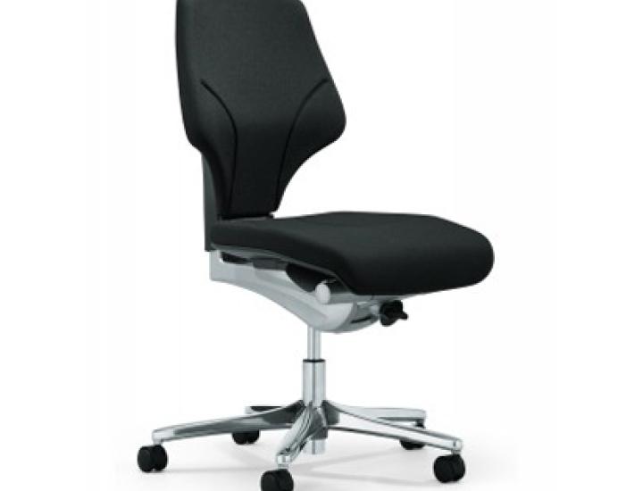 fauteuil de bureau ergonomique giroflex g64 sur fond blanc