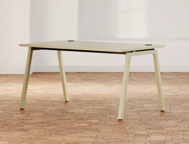 Bureau bench Cinétic sur fond blanc