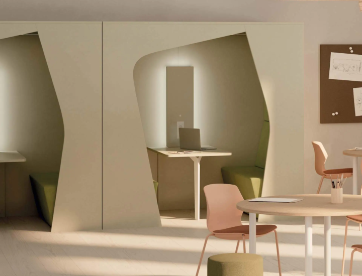 Box acoustique Komunikube installée dans un open space professionnel