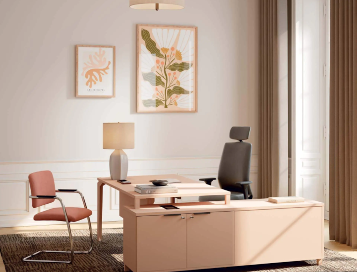 Bureau Paris face-à-face dans un espace de travail collaboratif