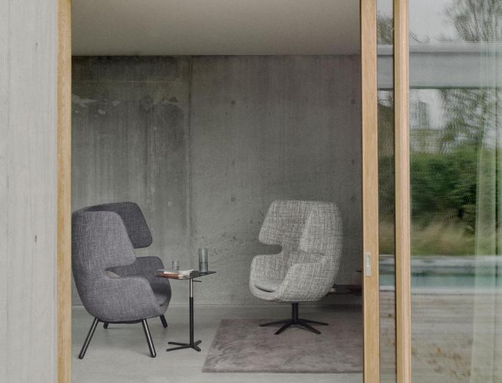 Fauteuil MOAI Softline dans un espace lounge contemporain et confidentiel.