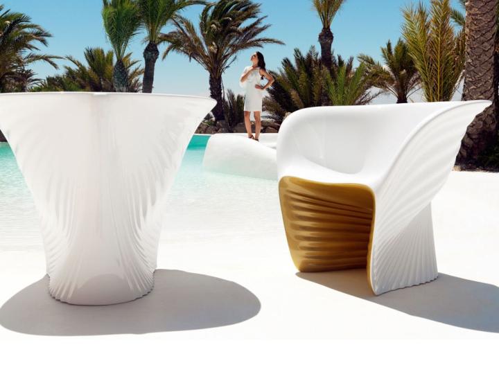 Biophilia Vondom – Collection mobilier sculptural polyéthylène rotomoulé éclairage LED pour espaces lounge professionnels haut de gamme