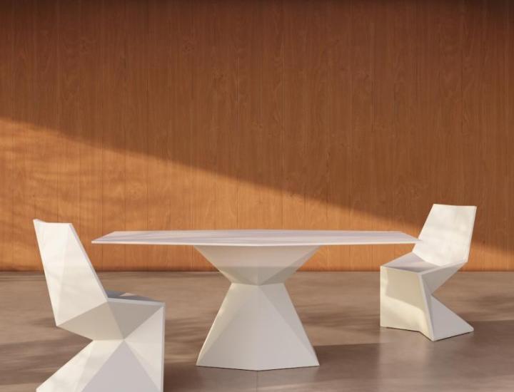 Table Vertex Vondom – Mobilier design professionnel avec option éclairage LED RGBW intégré