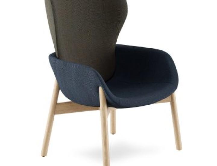 Infiniti Design Peb Wooden Legs – Fauteuil lounge rembourré pieds frêne pour réceptions et lounges premium
