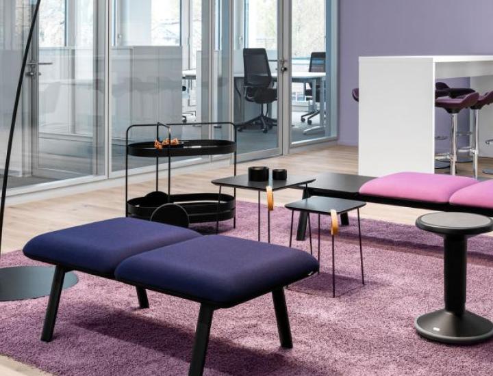 Tabouret ergonomique antidérapant polyvalent pour postes de travail actifs