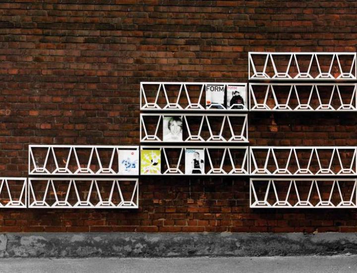 Xhibit – Présentoir mural à revues en acier thermolaqué, 3 tailles