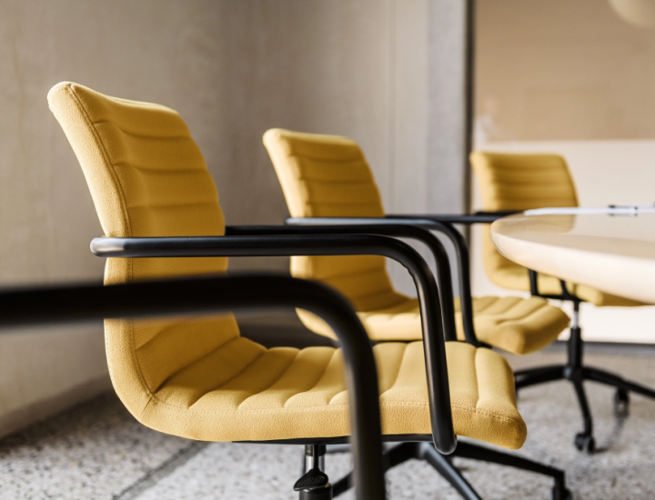 Chaise de réunion empilable Midj Star – siège salle de conférence acier chromé Made in Italy