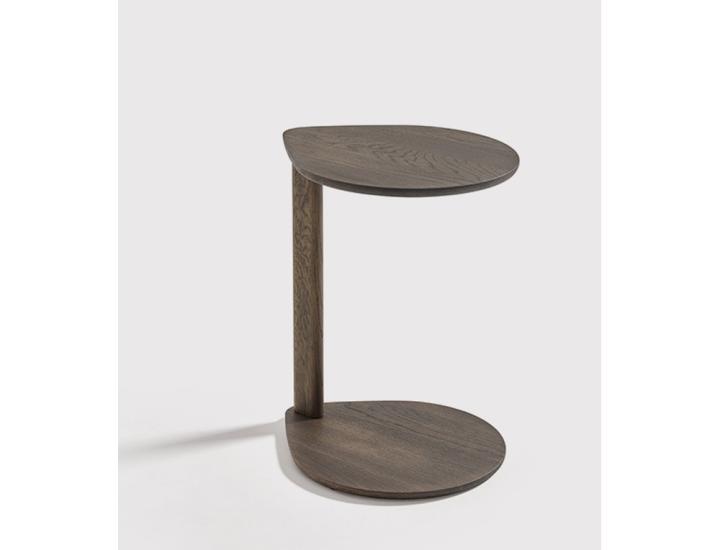 Guéridon Compass Artifort en chêne massif, table d’appoint design Mike & Maaike, plateau goutte